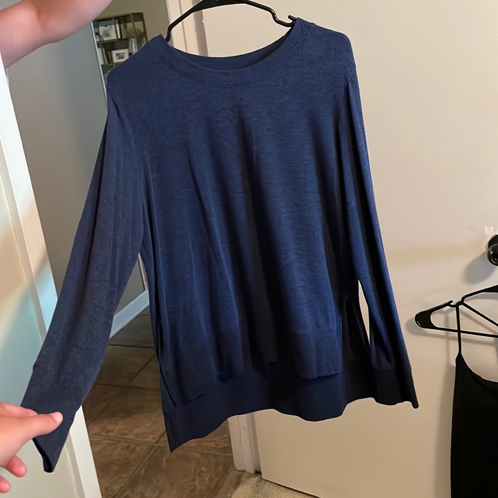 Alo sweatshirt
